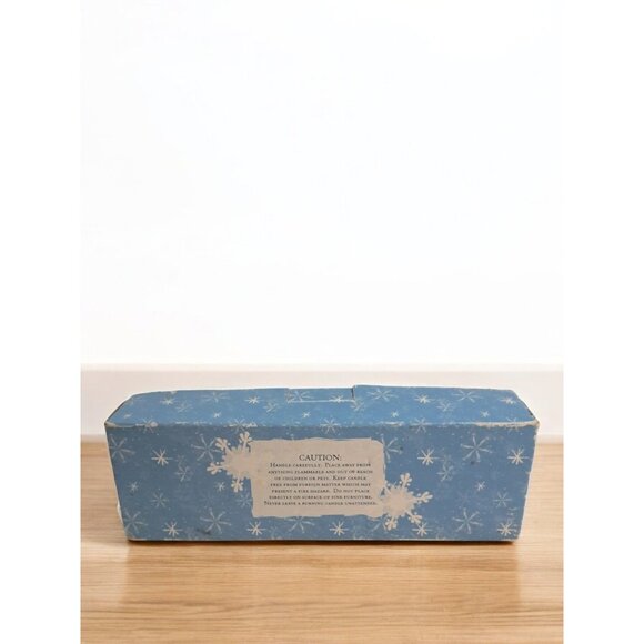 Set of 3 Holiday Floating Wax Wick Candles - Picture 4 of 8